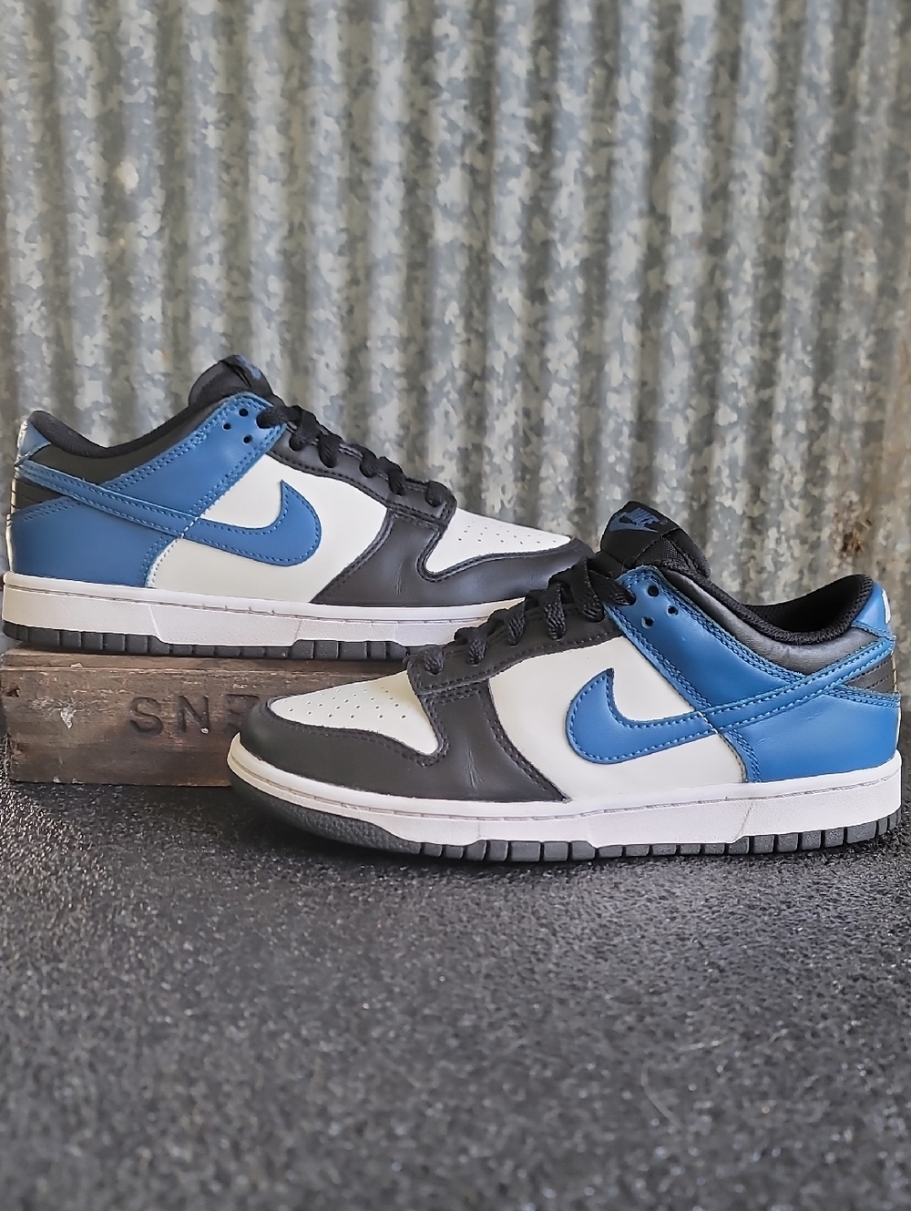Nike Dunk Low "INDUSTRIAL BLUE" Wmns 7.5 Fast Shipper - Picture 3 of 12